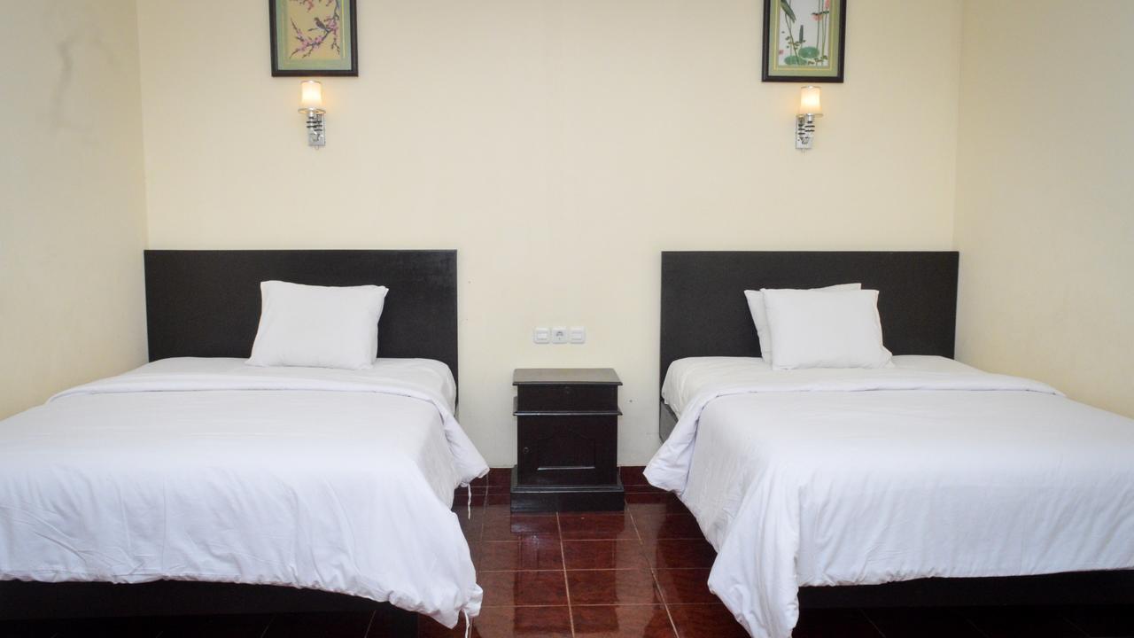Uni Beach Hotel Пангандаран Екстериор снимка