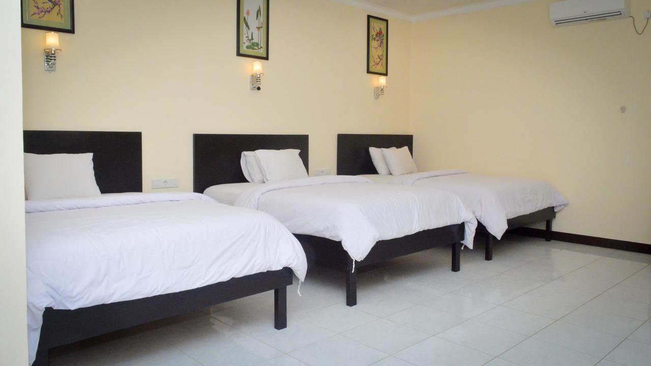 Uni Beach Hotel Пангандаран Екстериор снимка