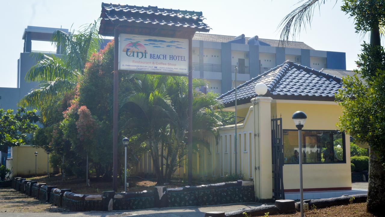 Uni Beach Hotel Пангандаран Екстериор снимка