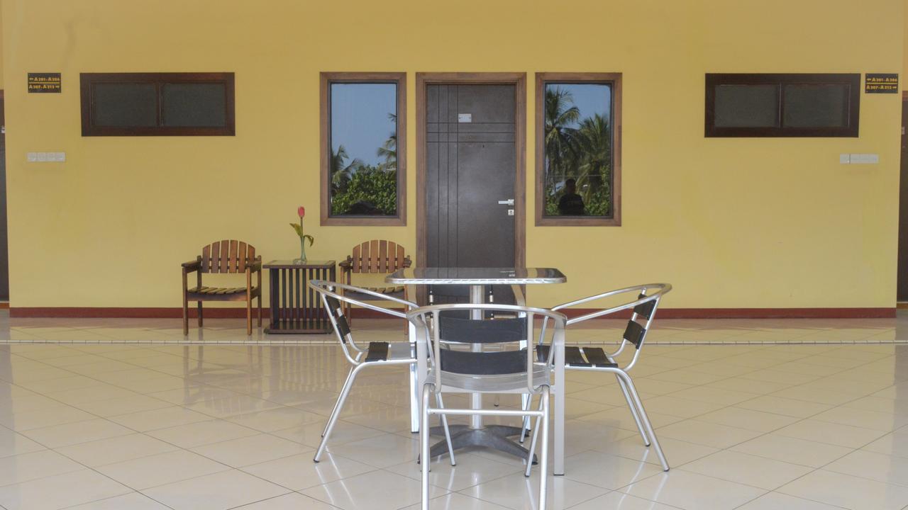 Uni Beach Hotel Пангандаран Екстериор снимка
