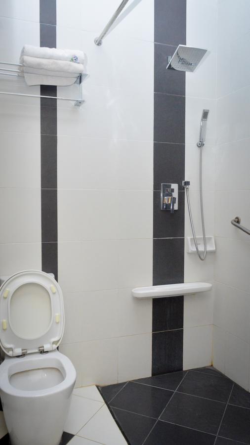 Uni Beach Hotel Пангандаран Стая снимка