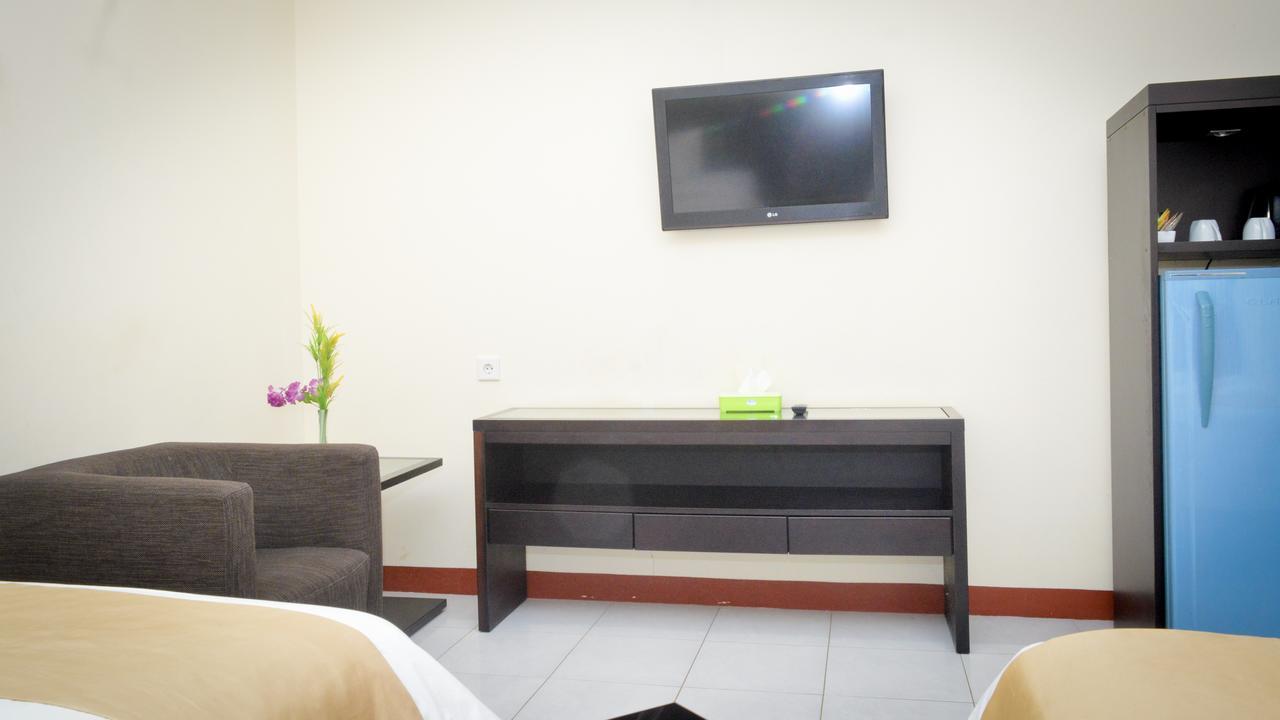Uni Beach Hotel Пангандаран Стая снимка